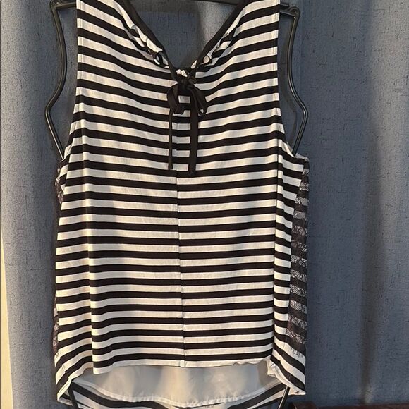 Elle White and Black Pleated Tank Top Size XL - Picture 3 of 5